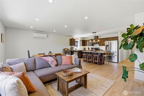 25681 NE School House Place Kingston WA 98346