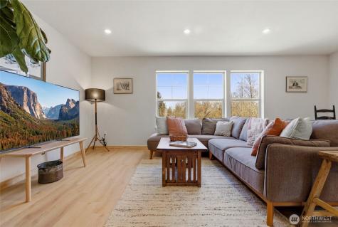 25681 NE School House Place Kingston WA 98346