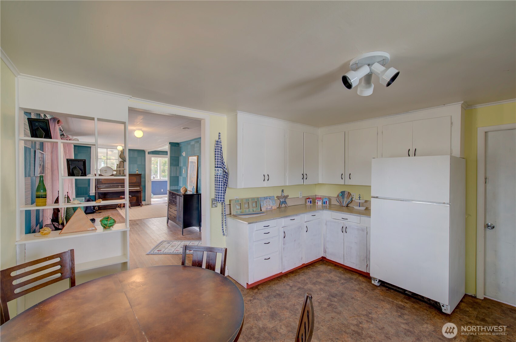 106 5th Street SE Long Beach WA 98631