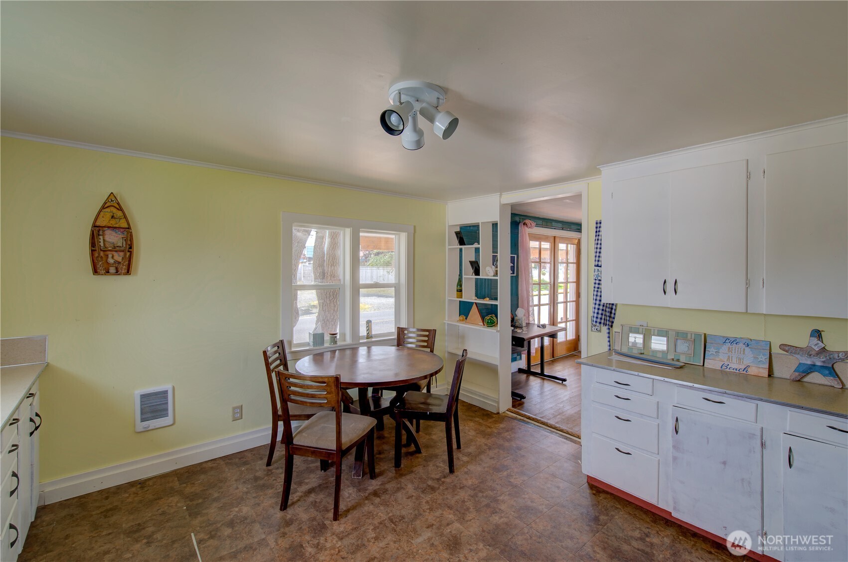 106 5th Street SE Long Beach WA 98631