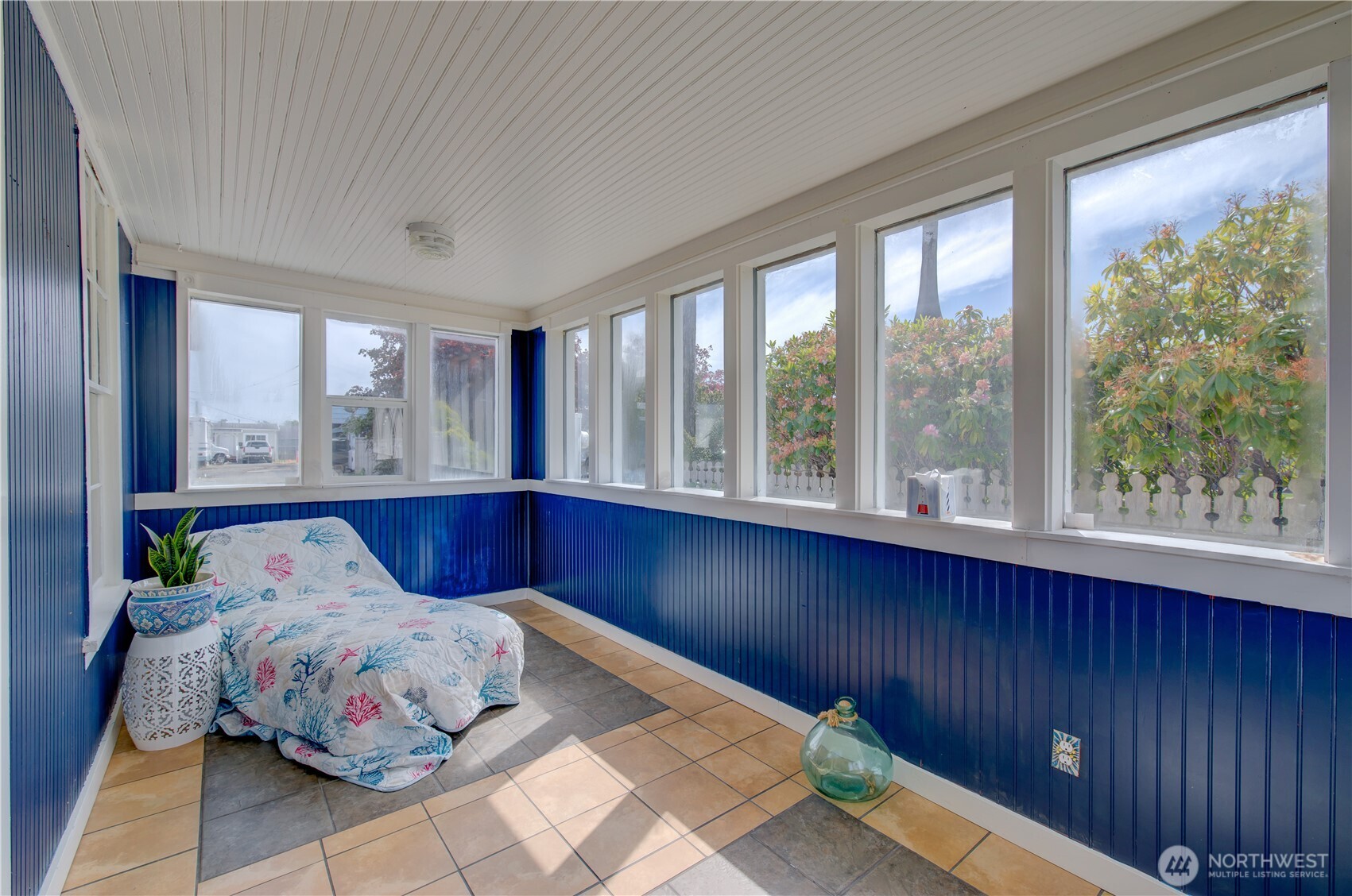 106 5th Street SE Long Beach WA 98631