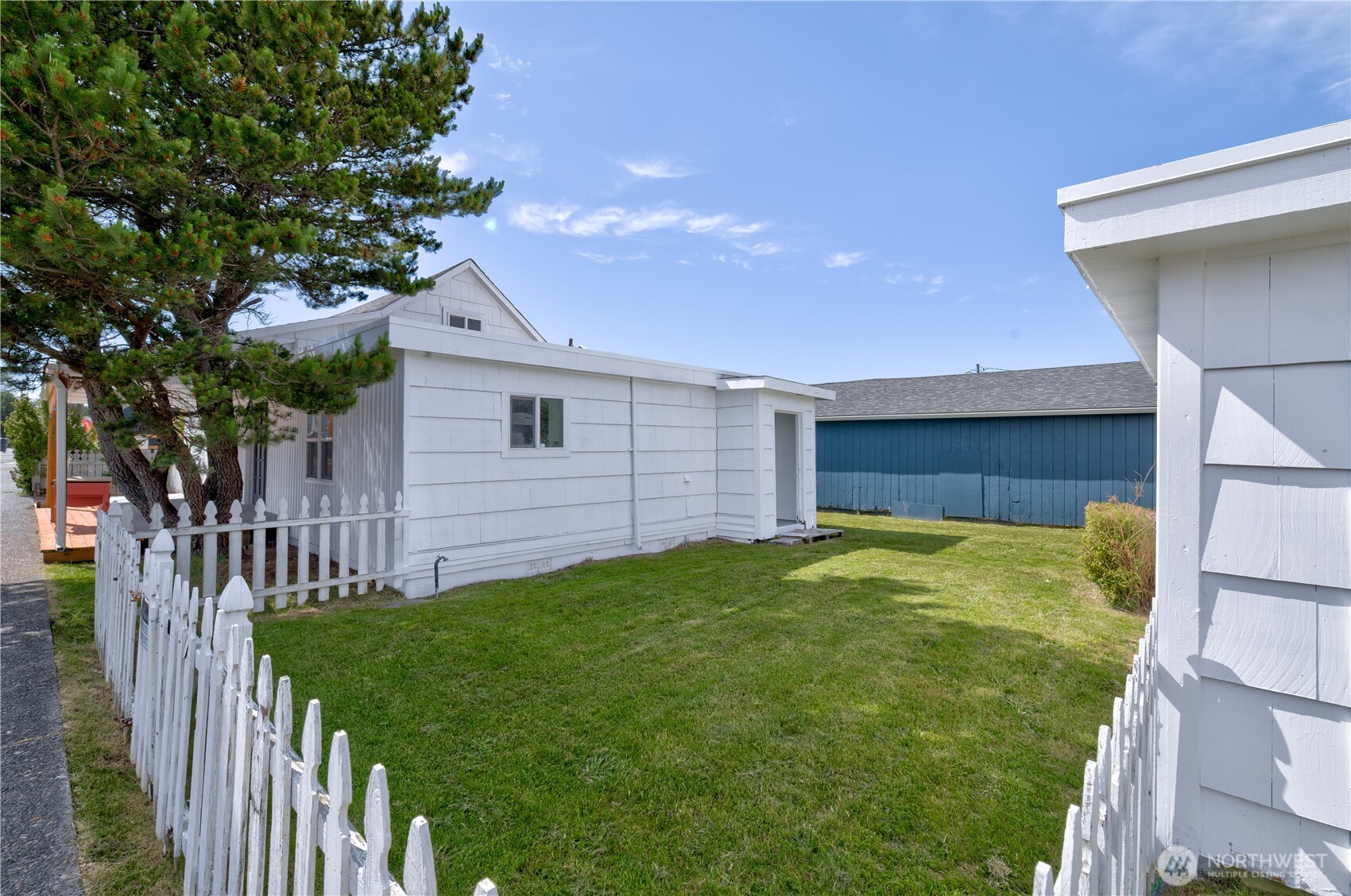 106 5th Street SE Long Beach WA 98631