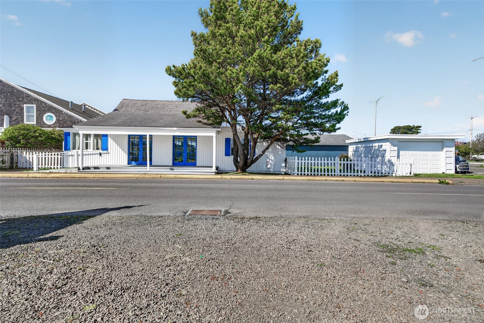 106 5th Street SE Long Beach WA 98631