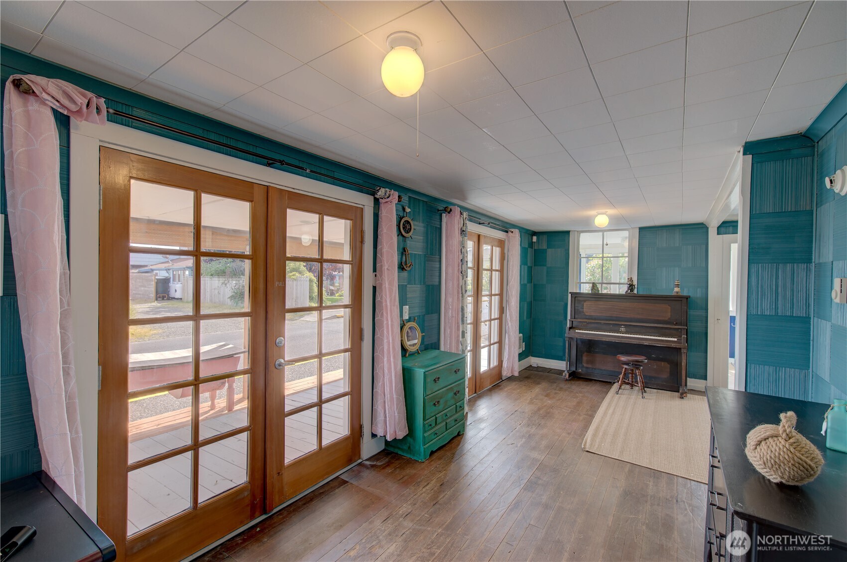 106 5th Street SE Long Beach WA 98631