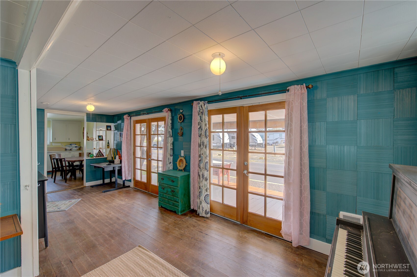 106 5th Street SE Long Beach WA 98631