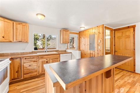 52 Reflection Lane Chelan WA 98816