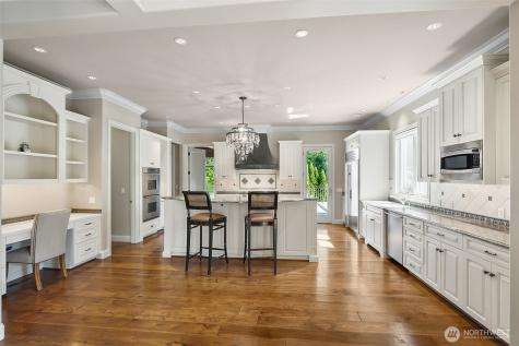 9820 NE 16th Street Bellevue WA 98004