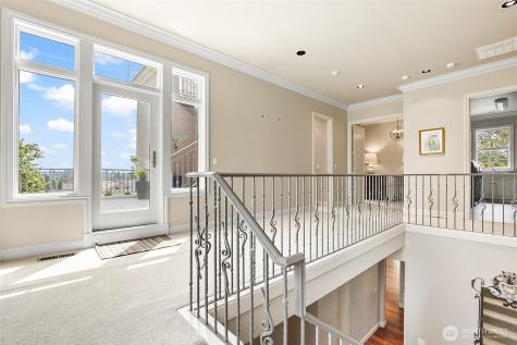 9820 NE 16th Street Bellevue WA 98004