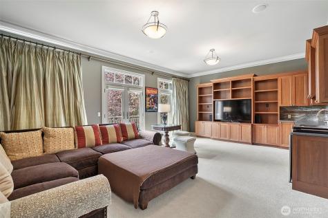 9820 NE 16th Street Bellevue WA 98004