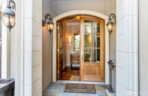 9820 NE 16th Street Bellevue WA 98004