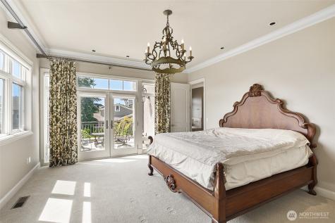 9820 NE 16th Street Bellevue WA 98004