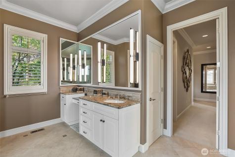 9820 NE 16th Street Bellevue WA 98004