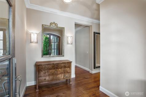 9820 NE 16th Street Bellevue WA 98004