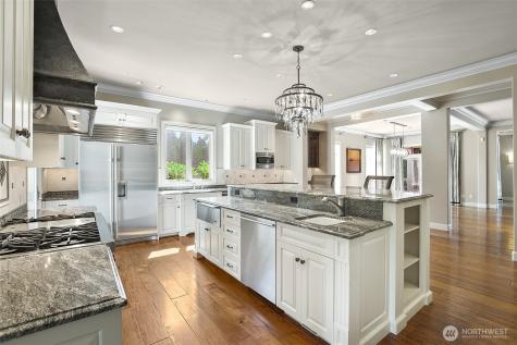 9820 NE 16th Street Bellevue WA 98004