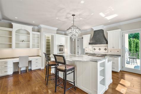 9820 NE 16th Street Bellevue WA 98004