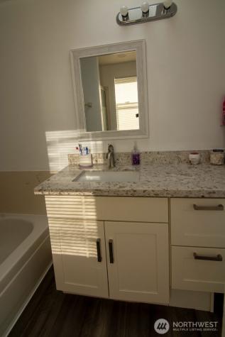 32825 17th Ave SW Federal Way WA 98023