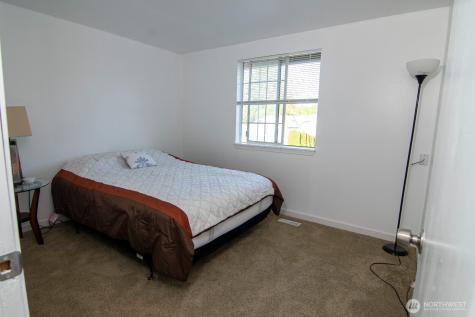32825 17th Ave SW Federal Way WA 98023