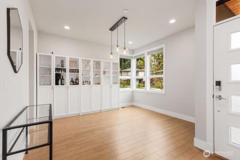 15021 73rd Court NE Kenmore WA 98028