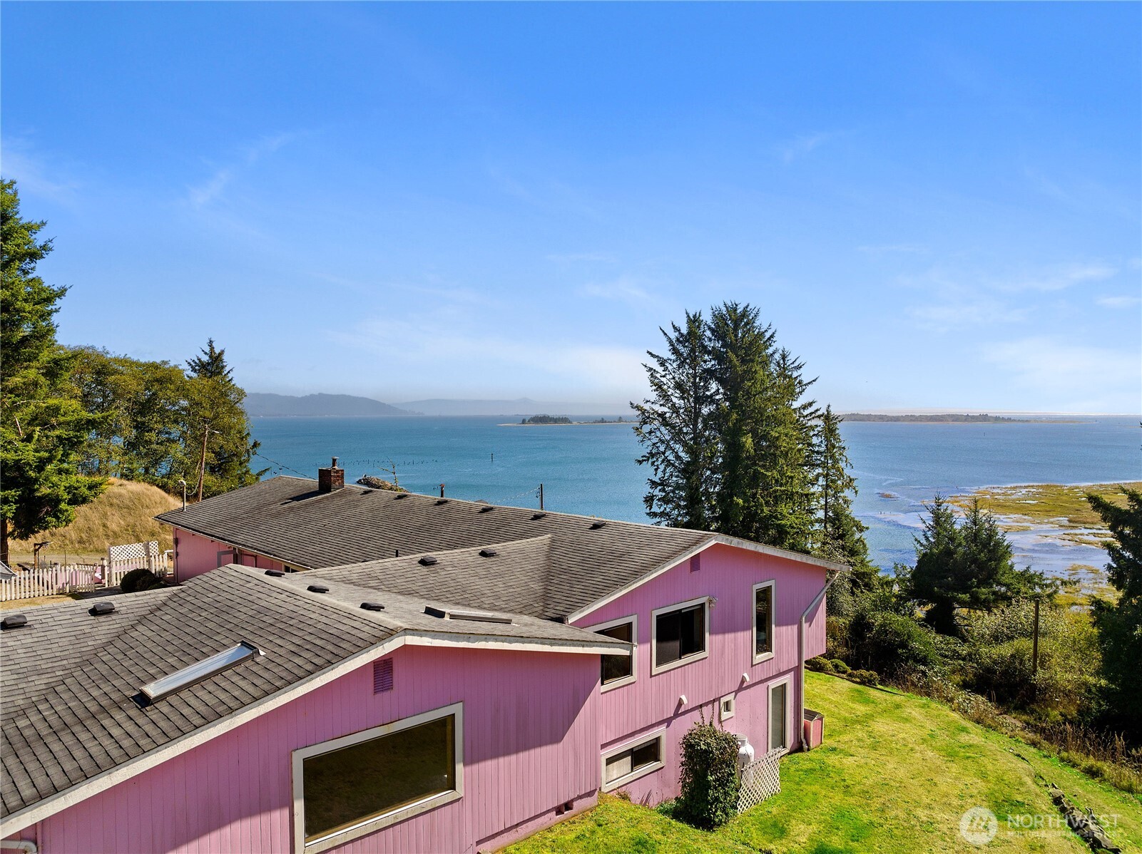 193 Robert Gray Drive SW Ilwaco WA 98624