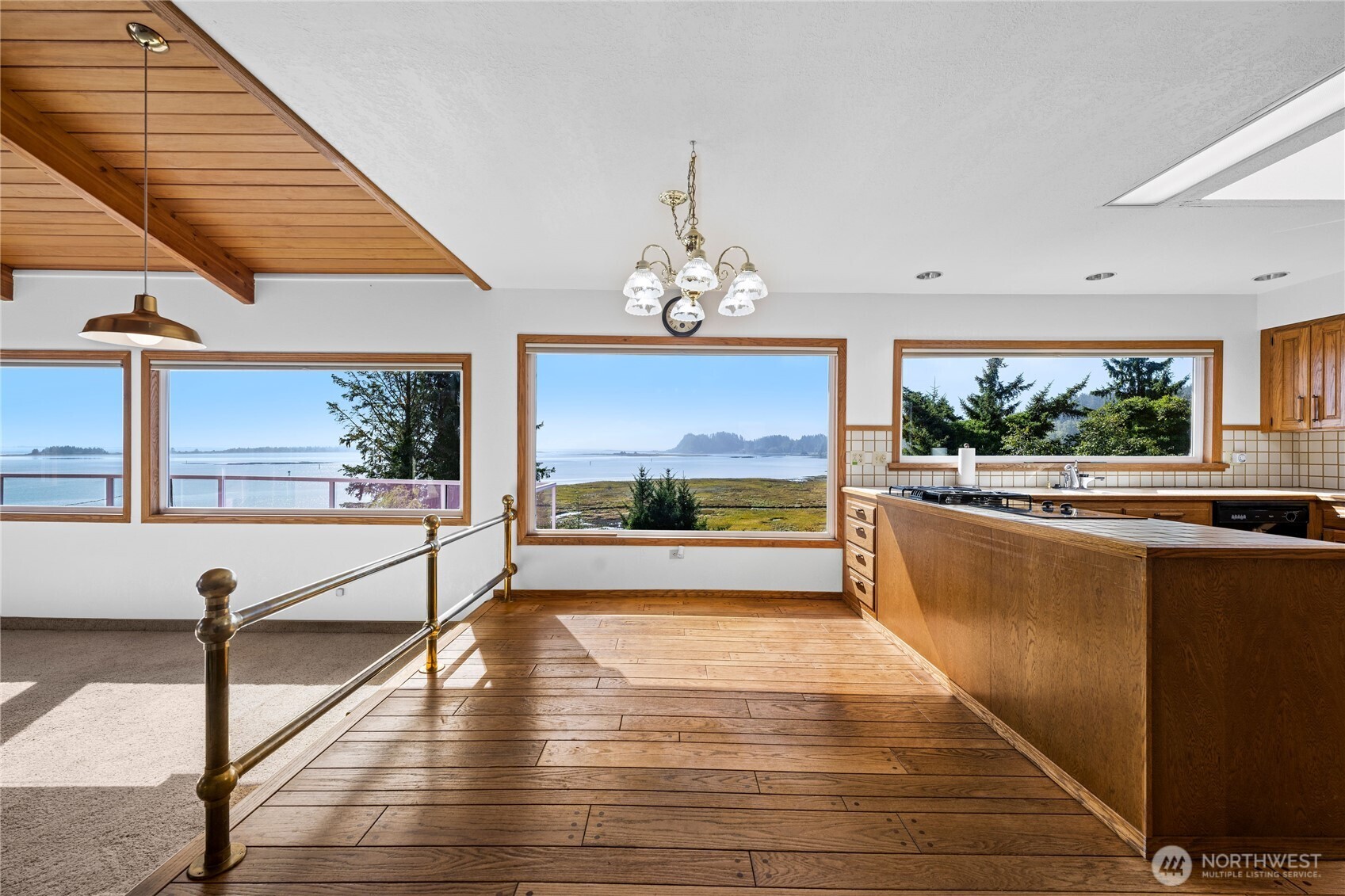 193 Robert Gray Drive SW Ilwaco WA 98624