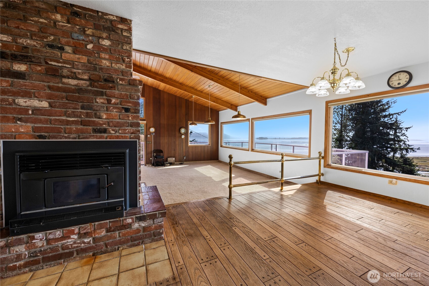 193 Robert Gray Drive SW Ilwaco WA 98624