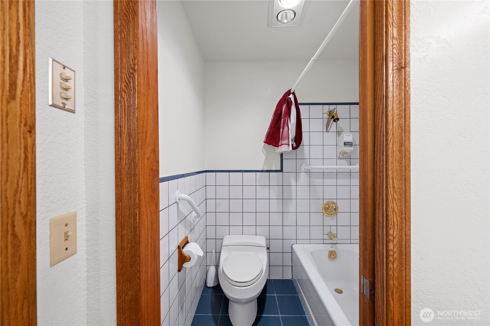 193 Robert Gray Drive SW Ilwaco WA 98624