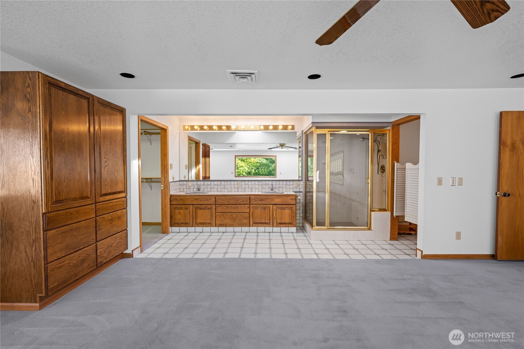 193 Robert Gray Drive SW Ilwaco WA 98624