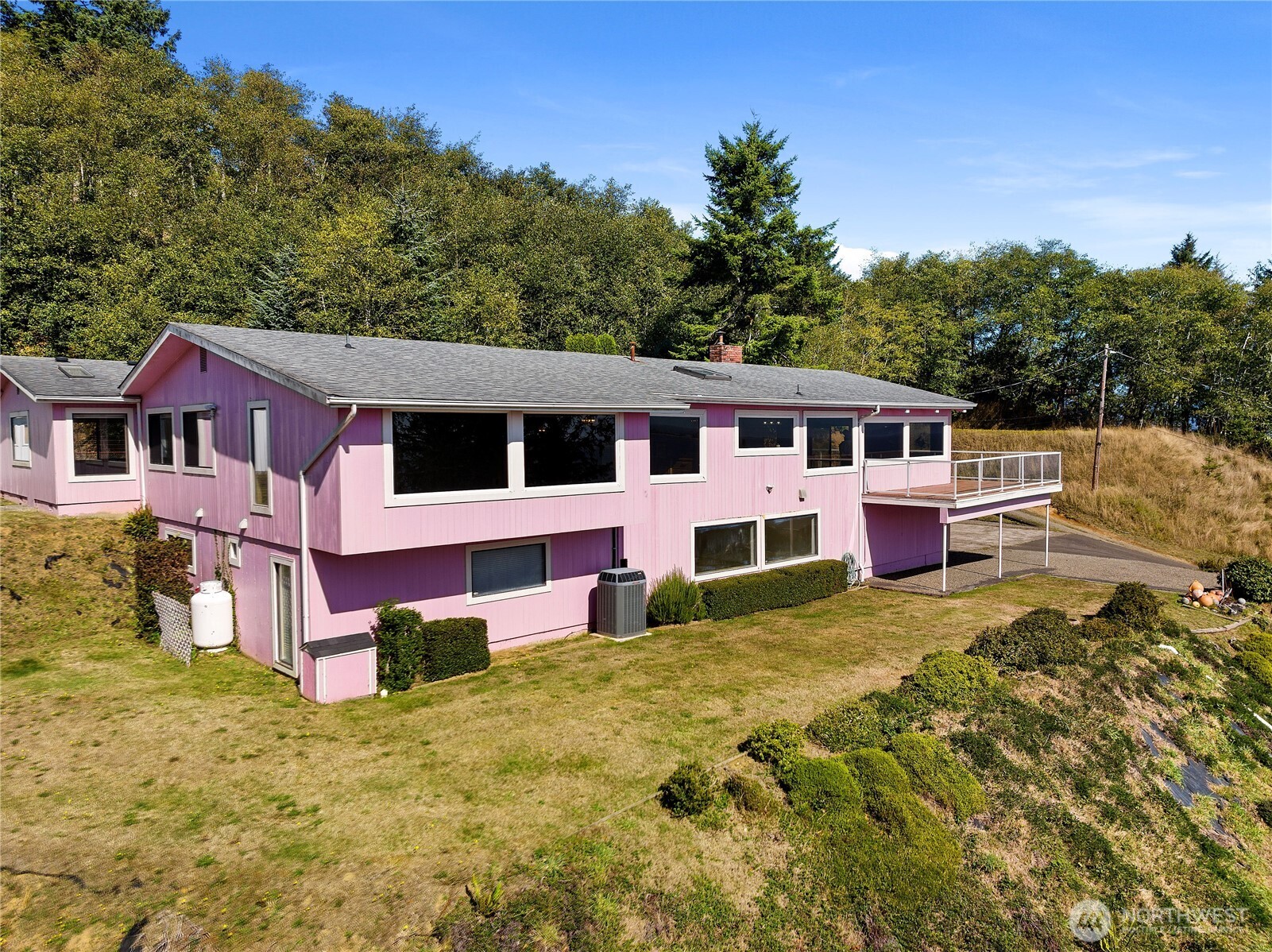 193 Robert Gray Drive SW Ilwaco WA 98624