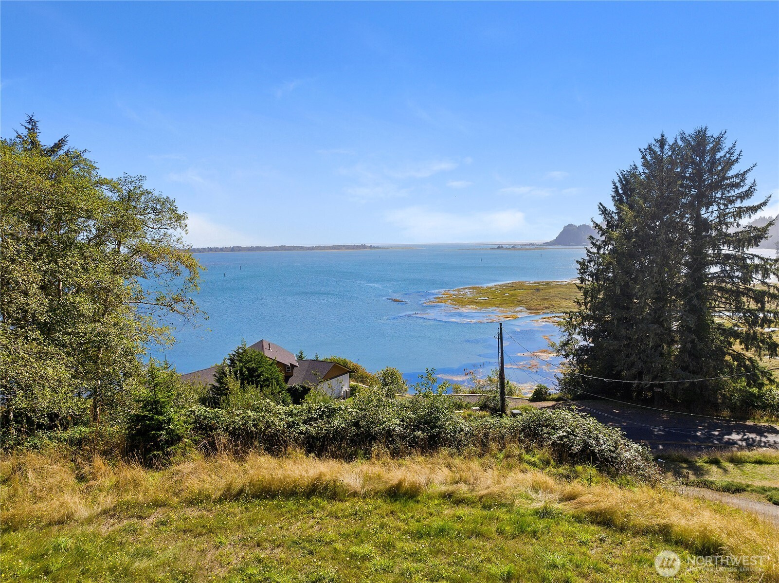 193 Robert Gray Drive SW Ilwaco WA 98624