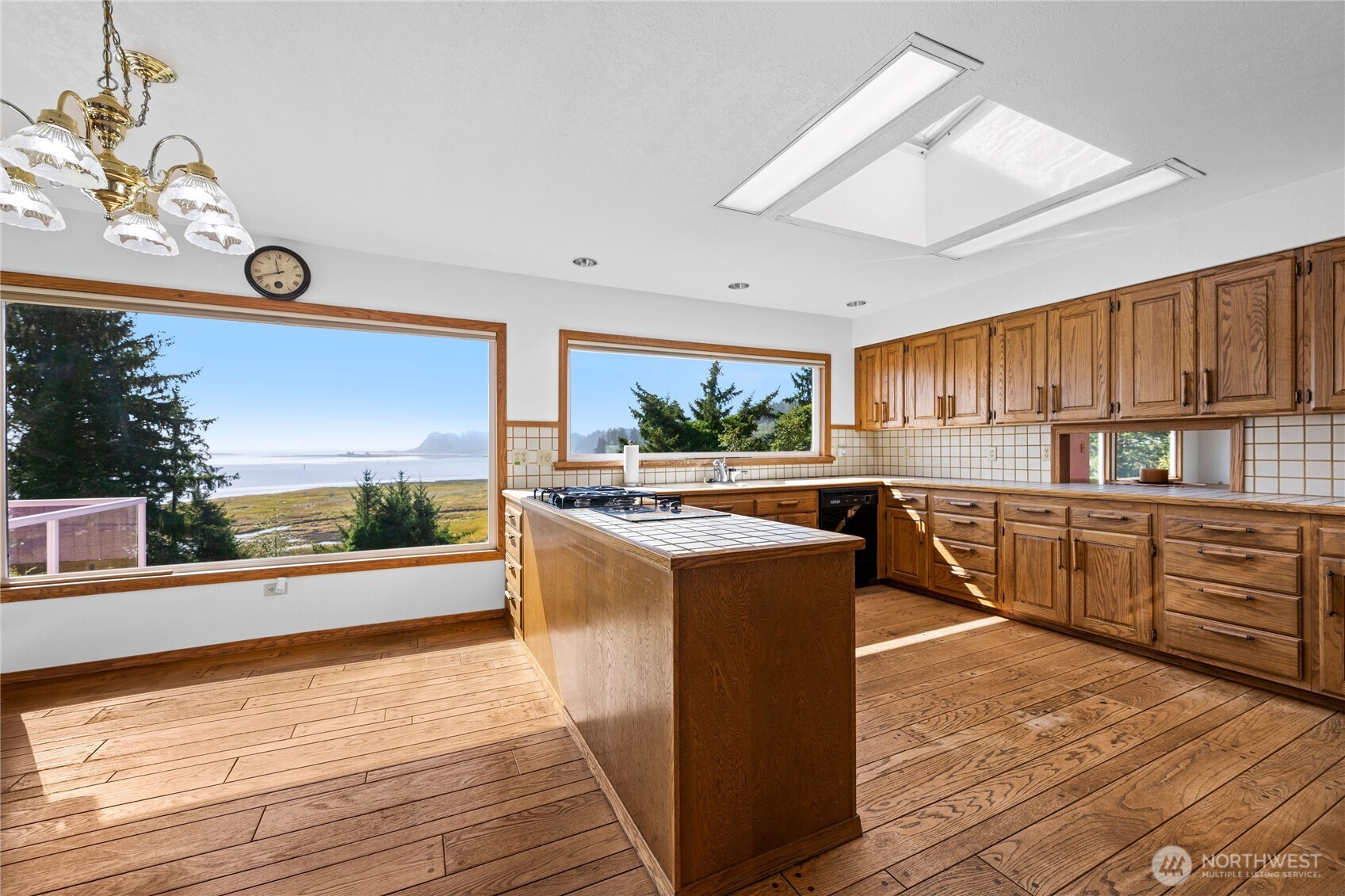 193 Robert Gray Drive SW Ilwaco WA 98624