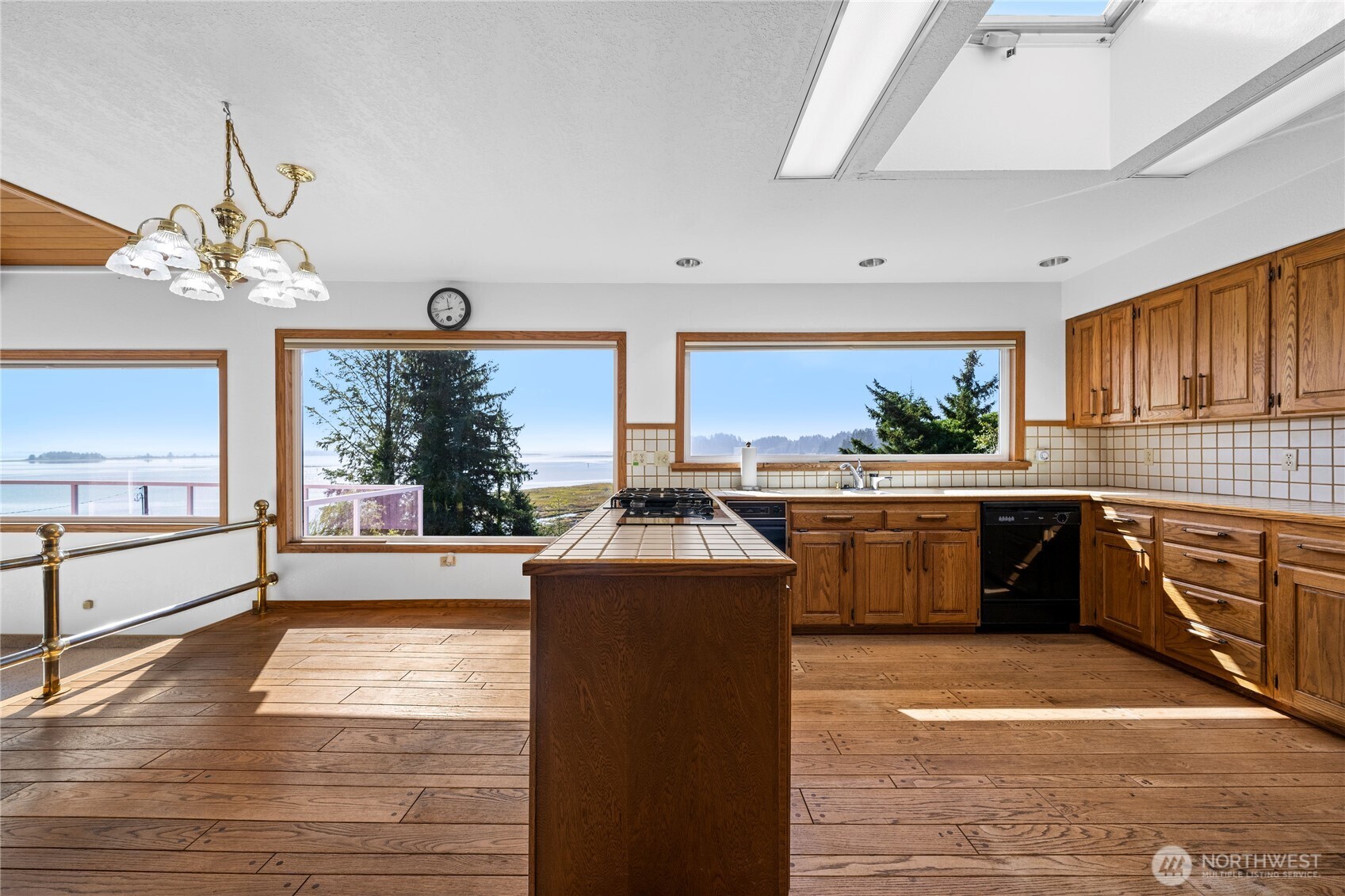 193 Robert Gray Drive SW Ilwaco WA 98624