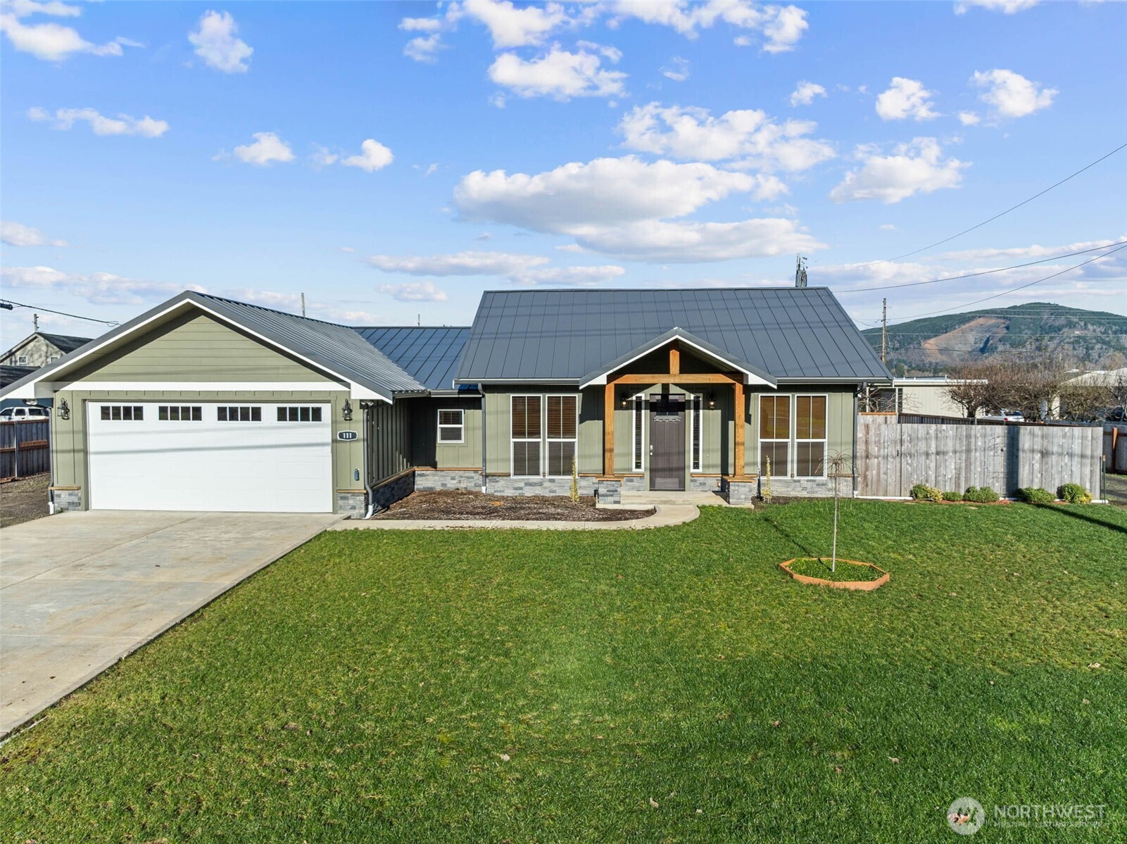 111 1st E South Bend WA 99586