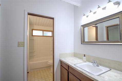 16972 Vaughn Road Mount Vernon WA 98273