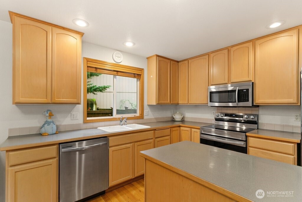 1811 53rd Loop SE Olympia WA 98501