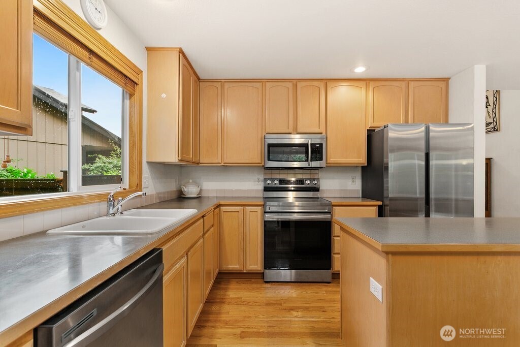 1811 53rd Loop SE Olympia WA 98501