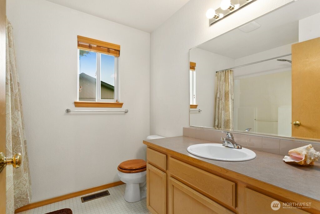 1811 53rd Loop SE Olympia WA 98501