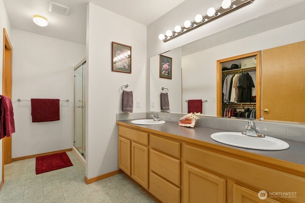 1811 53rd Loop SE Olympia WA 98501