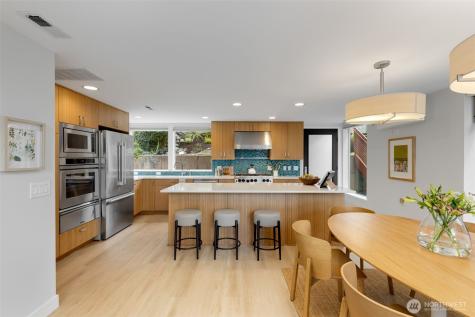 4529 34th Avenue S Seattle WA 98118