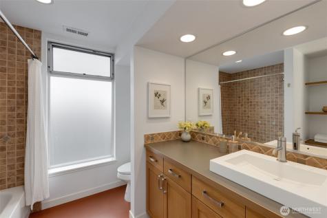 4529 34th Avenue S Seattle WA 98118