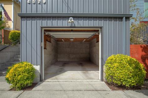 4529 34th Avenue S Seattle WA 98118