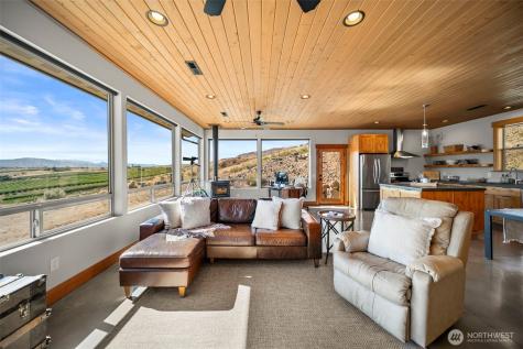 95 Laurel Estates Rock Island WA 98850