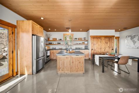 95 Laurel Estates Rock Island WA 98850