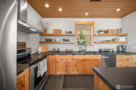 95 Laurel Estates Rock Island WA 98850