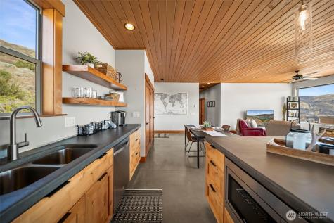 95 Laurel Estates Rock Island WA 98850