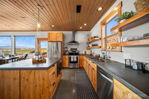 95 Laurel Estates Rock Island WA 98850