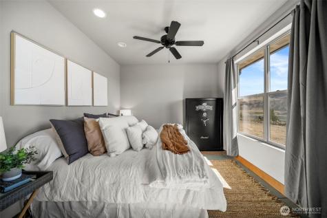 95 Laurel Estates Rock Island WA 98850