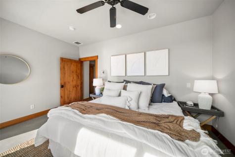 95 Laurel Estates Rock Island WA 98850