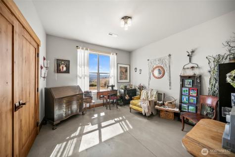 95 Laurel Estates Rock Island WA 98850