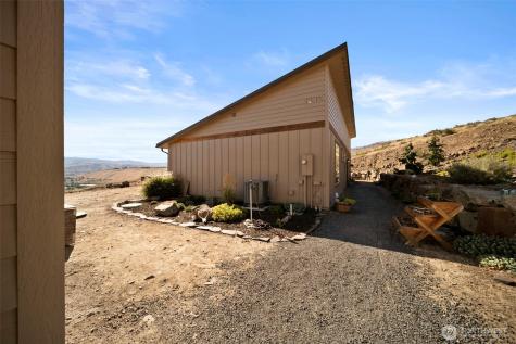 95 Laurel Estates Rock Island WA 98850