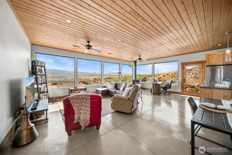 95 Laurel Estates Rock Island WA 98850